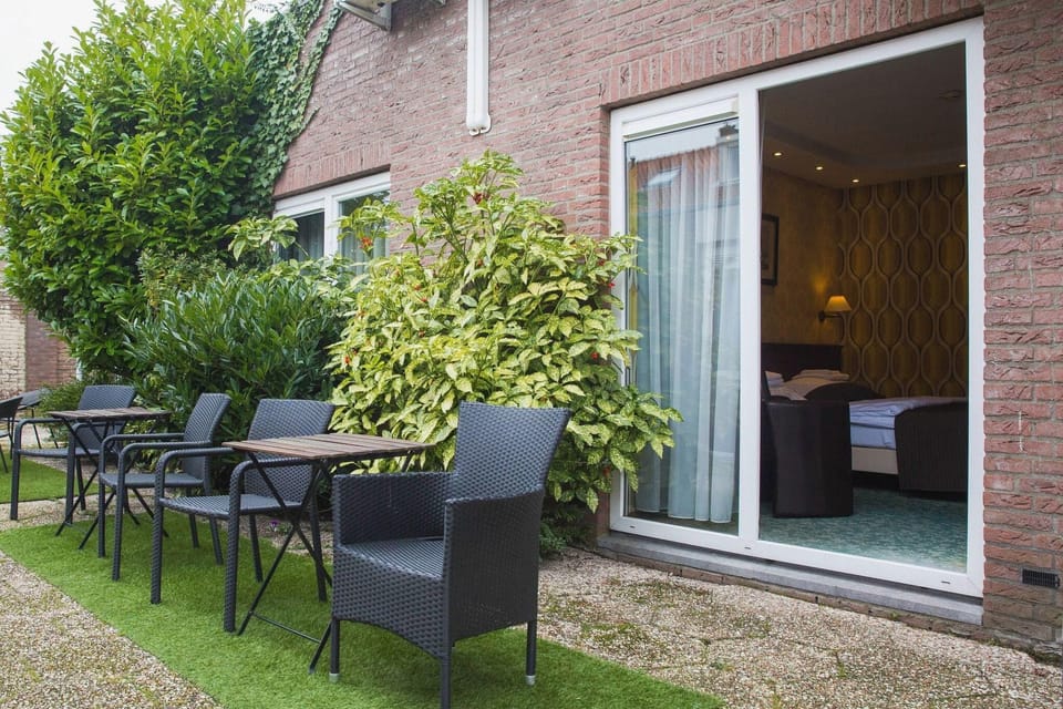 Hotel Zwanenburg Amsterdam Airport Hotel in Amsterdam
