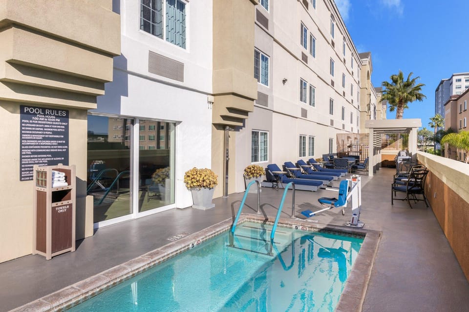 Candlewood Suites Anaheim - Resort Area By IHG Hotel in Garden Grove