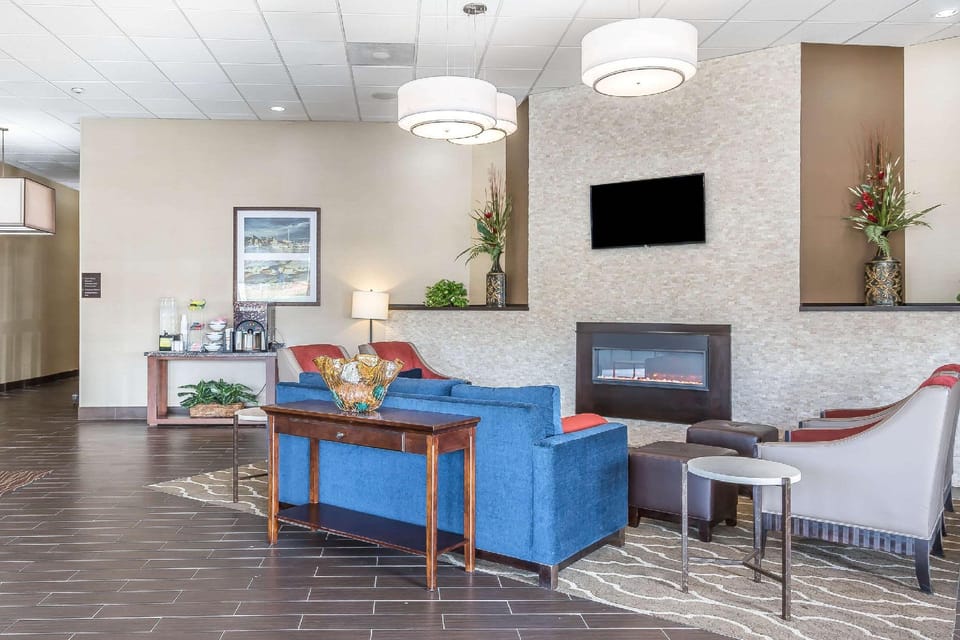 Comfort Inn & Suites Aberdeen near APG Hotel in Aberdeen