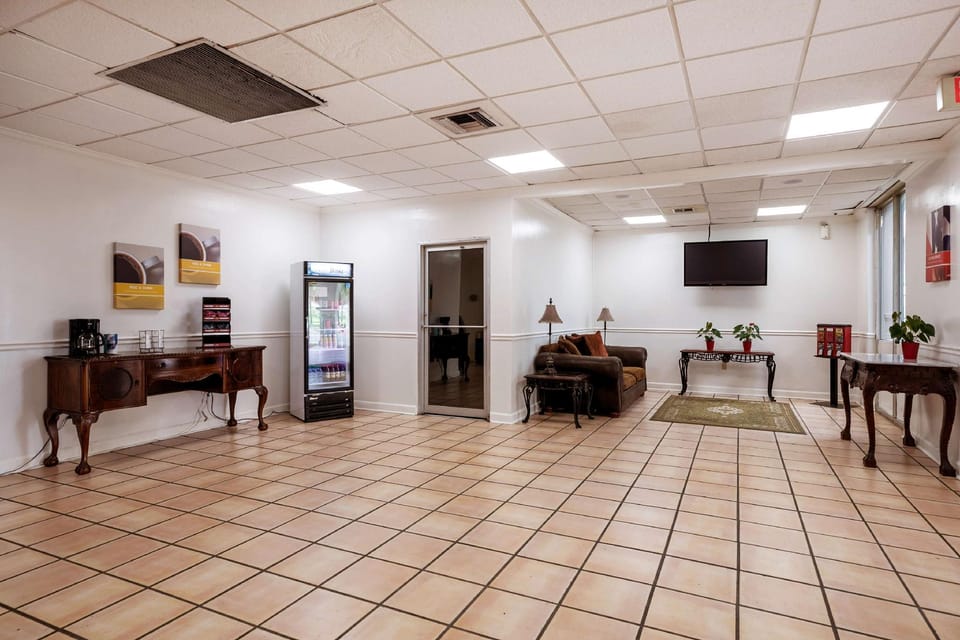 Motel 6 Baton Rouge East Hotel in Baton Rouge