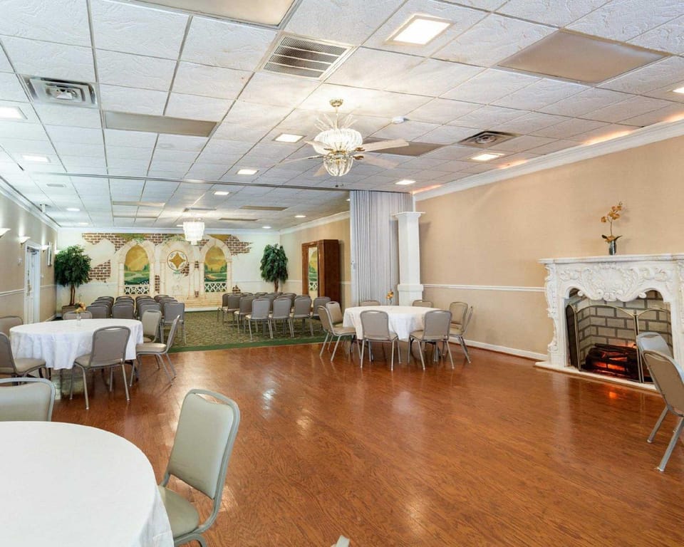 Motel 6 Baton Rouge East Hotel in Baton Rouge