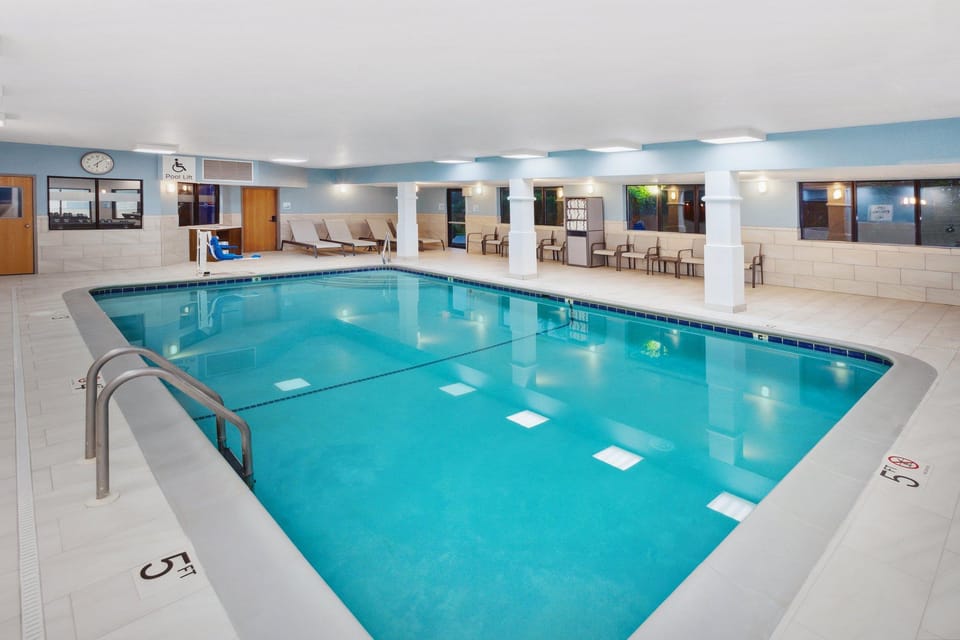 Holiday Inn Express Fremont By IHG Hotel in Jamestown Township