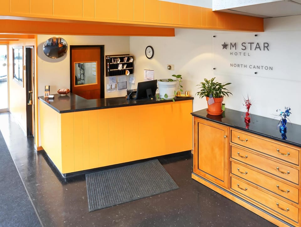 M Star Hotel North Canton Inn in North Canton