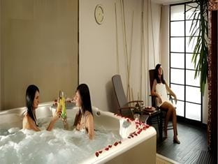 Hot tub