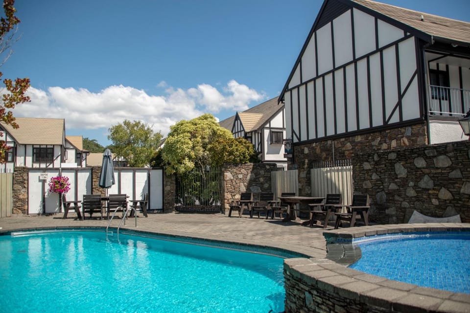 Scenic Hotel Cotswold Hotel in Christchurch