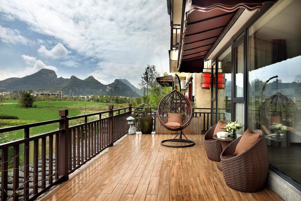Secret Courtyard Lakefront Hotel Resort in China