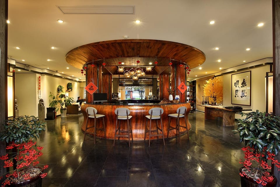Secret Courtyard Lakefront Hotel Resort in China