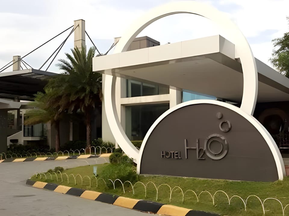 Dragonlink Suites Apartment hotel in Makati