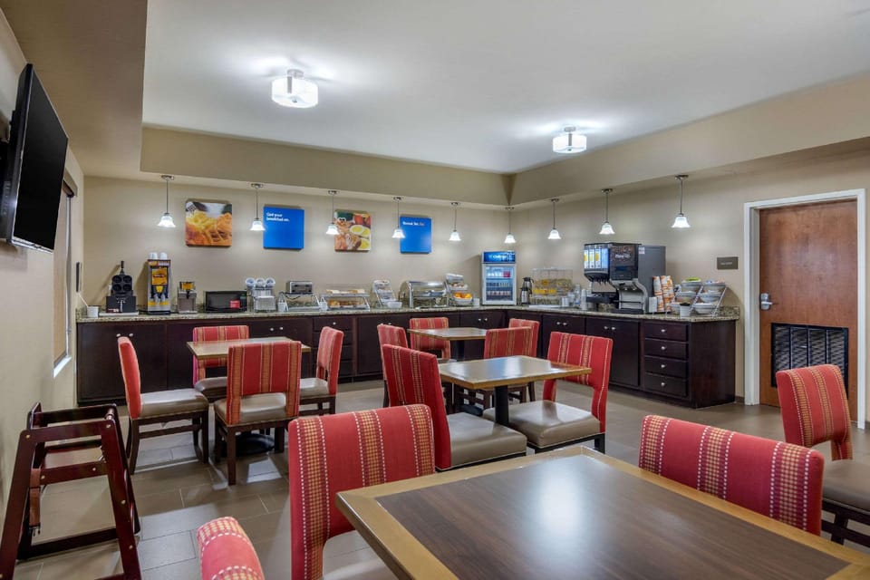 Comfort Inn South Chesterfield - Colonial Heights Hotel in Chester