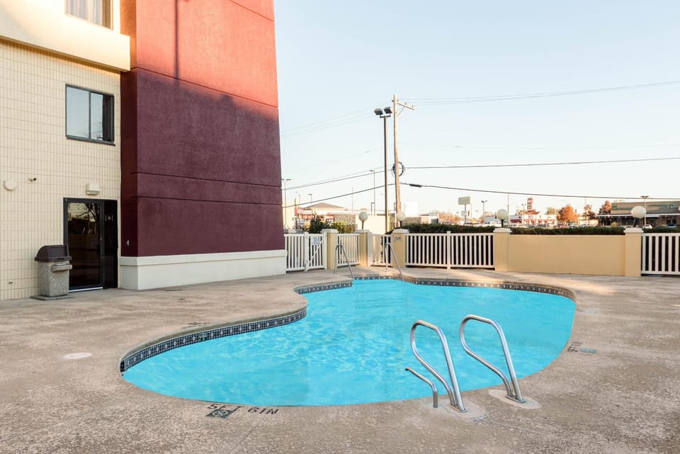 Comfort Inn Tulsa Midtown Hotel in Tulsa