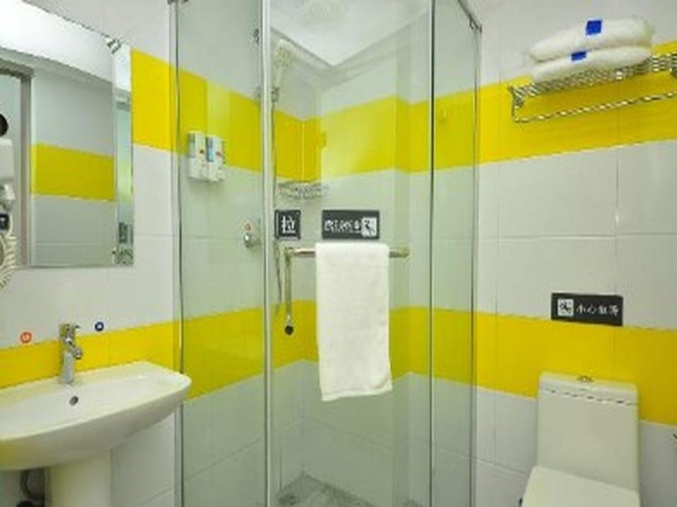 7 Days Inn Dezhou Qihe Passenger Station Hotel in Shandong