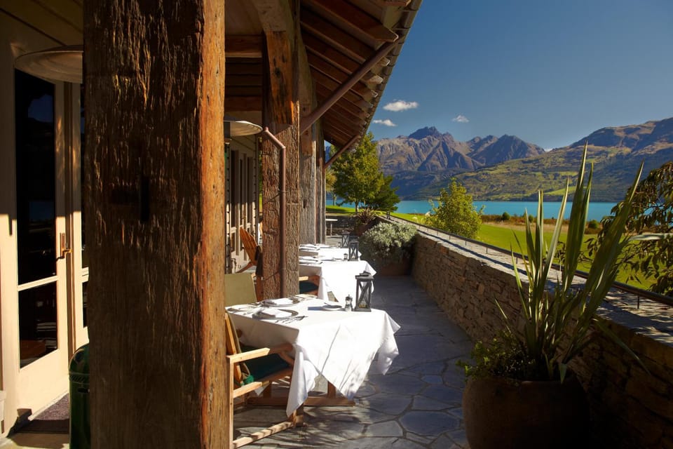 Blanket Bay Lodge in Otago
