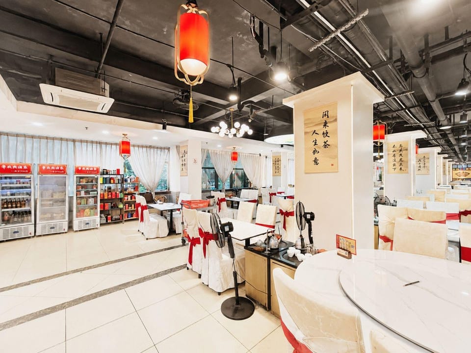 IU Hotel Guangzhou Jingxi Southern Hospital Metro Branch Hotel in Guangzhou