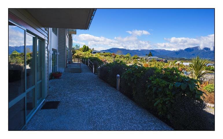 Hotel Lake Brunner Resort in West Coast