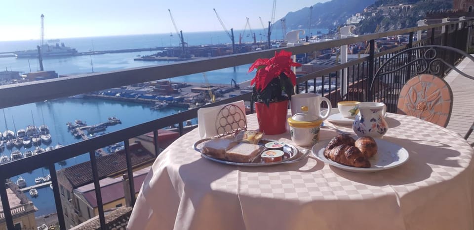 Casa sul mare Hotel in Salerno