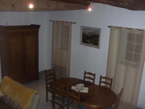 grange dans ancien corps de ferme Hotel in Normandy
