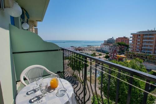 Hotel Bristol - a 30 mt dalla spiaggia Hotel in Misano Adriatico