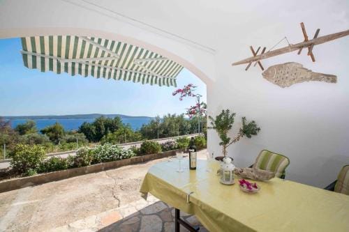 Apartments and rooms by the sea Zavala, Hvar - 8784 Hotel in Dubrovnik-Neretva County