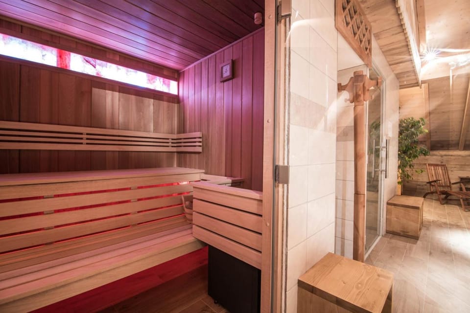 Le Relais du Petit Saint Bernard Hotel in Montvalezan