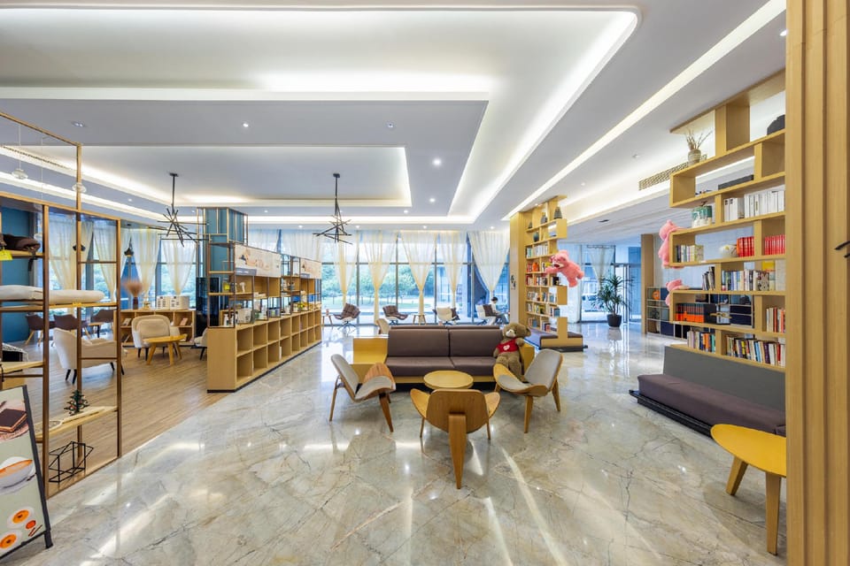 Atour Hotel Nanjing Xianlin University Town Shengchuang Park Hotel in Nanjing