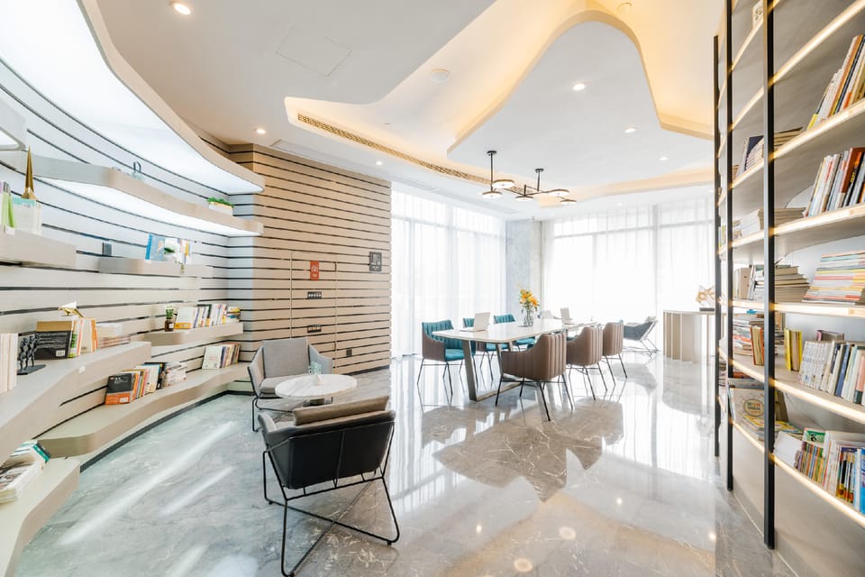 Atour Hotel Hangzhou Zhuantang Songcheng Meiyuan Hotel in Hangzhou