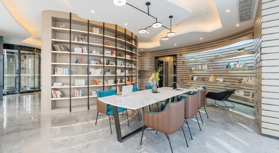 Atour Hotel Hangzhou Zhuantang Songcheng Meiyuan Hotel in Hangzhou