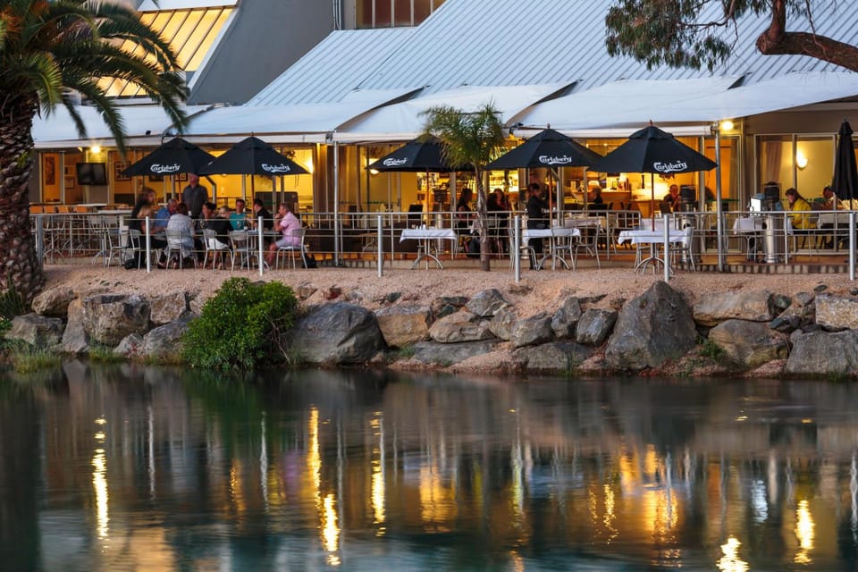 Tides Hotel Hotel in Nelson