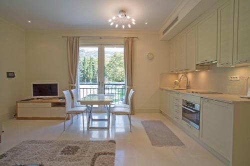 Porto Montenegro Zeta 102 - Cozy Studio Inn in Kotor Municipality