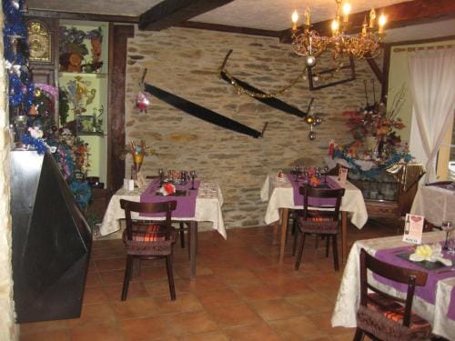 Auberge Hotel chambre Tout Confort B-B et Restaurant Les Colombes Hotel in Wallonia, Belgium