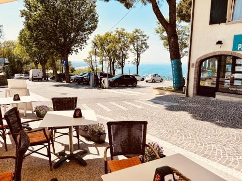 Hotel Everest - Bar e Ristorante Hotel in Marche
