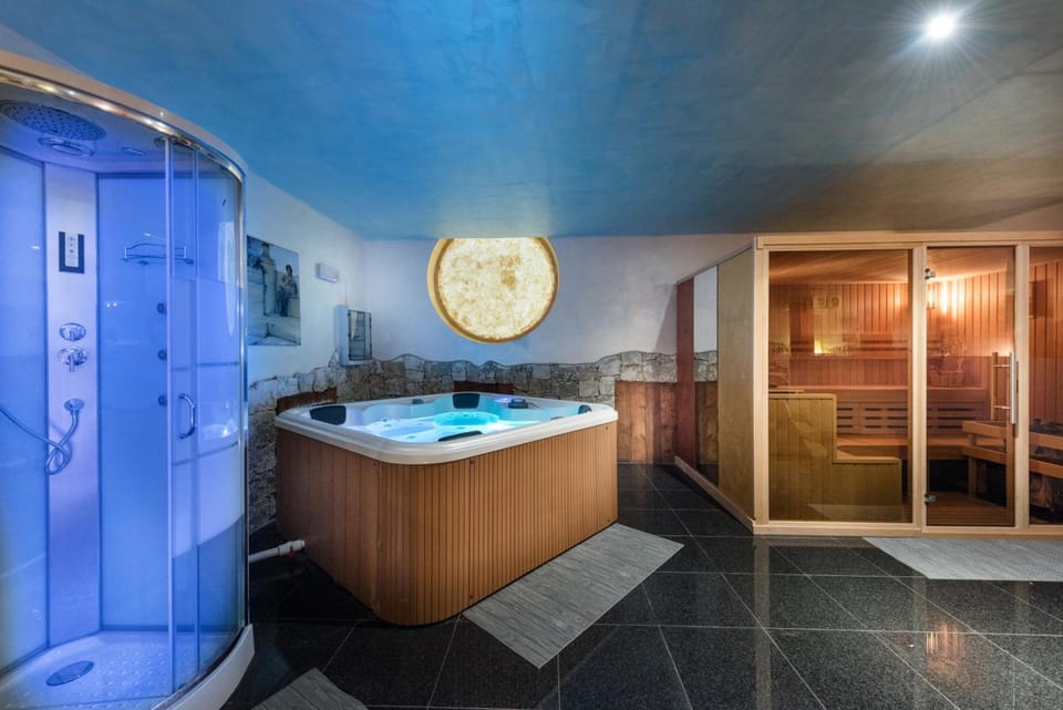 Hot tub