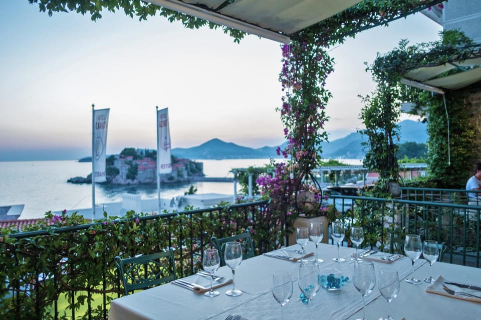 Hotel Azimut Hotel in Sveti Stefan