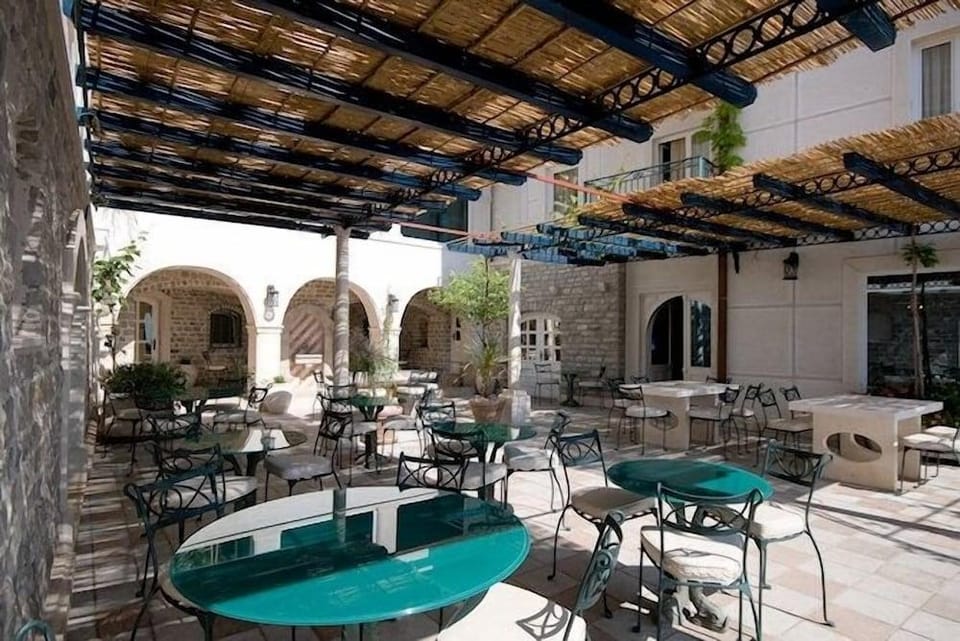 Hotel Azimut Hotel in Sveti Stefan