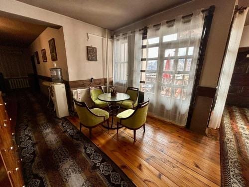 Семеен хотел-ресторант Маламовата къща Hotel in Blagoevgrad Province