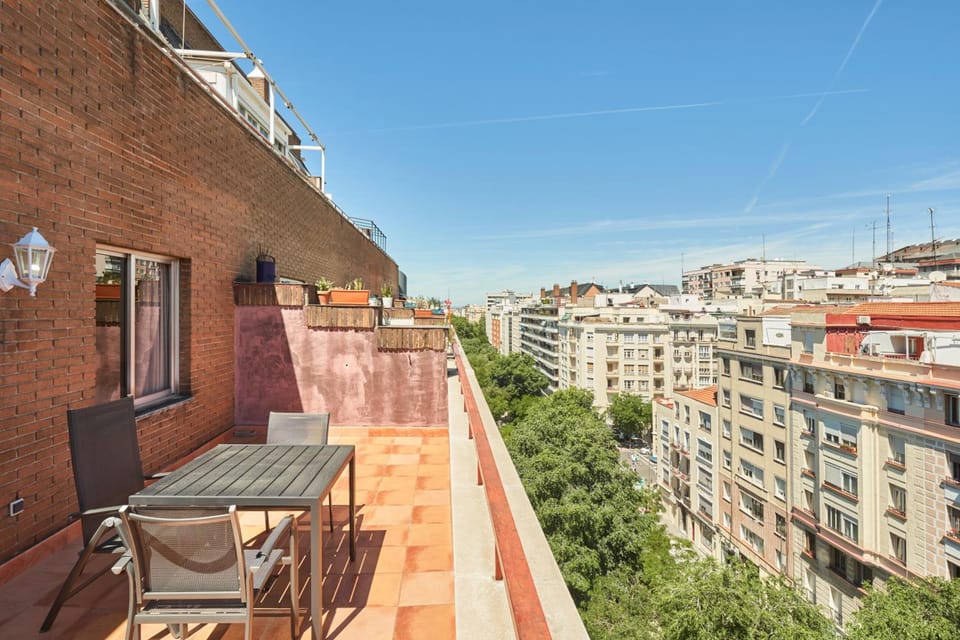 Apartamentos Juan Bravo Apartment hotel in Madrid