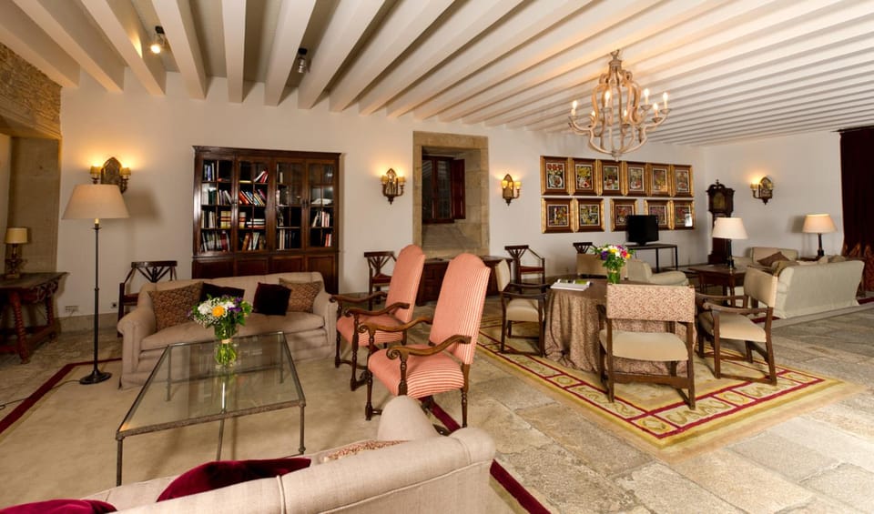 Shared lounge/TV area