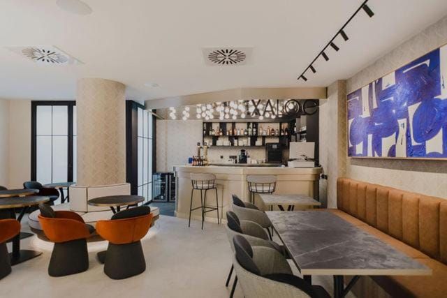 Bar/lounge