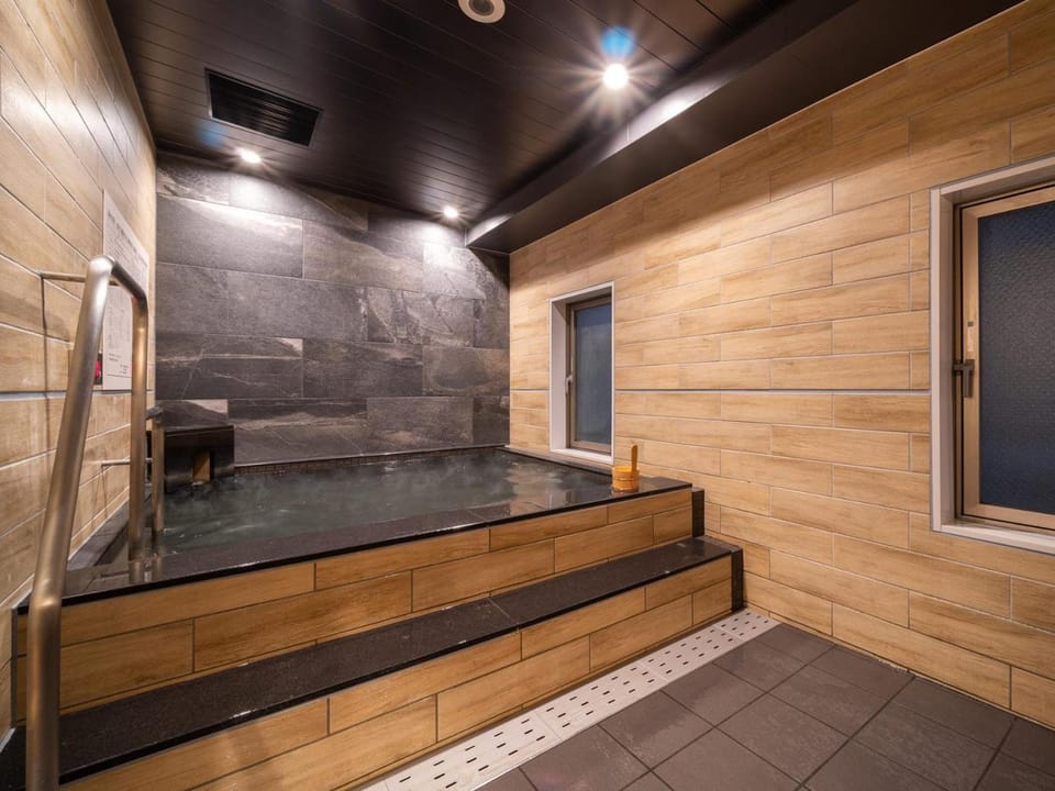 Hot spring bath