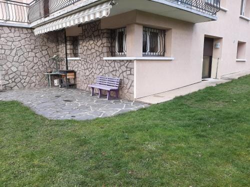 villa ROSE GARDEN Hotel in Auvergne-Rhône-Alpes