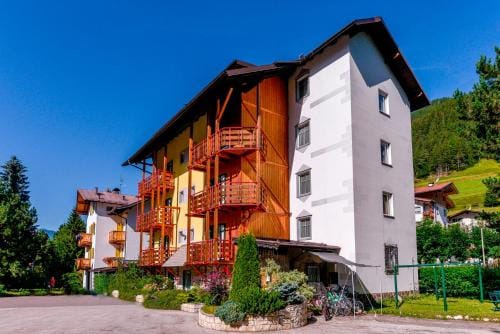 Appartamenti Residence La Roggia Hotel in Pozza di Fassa
