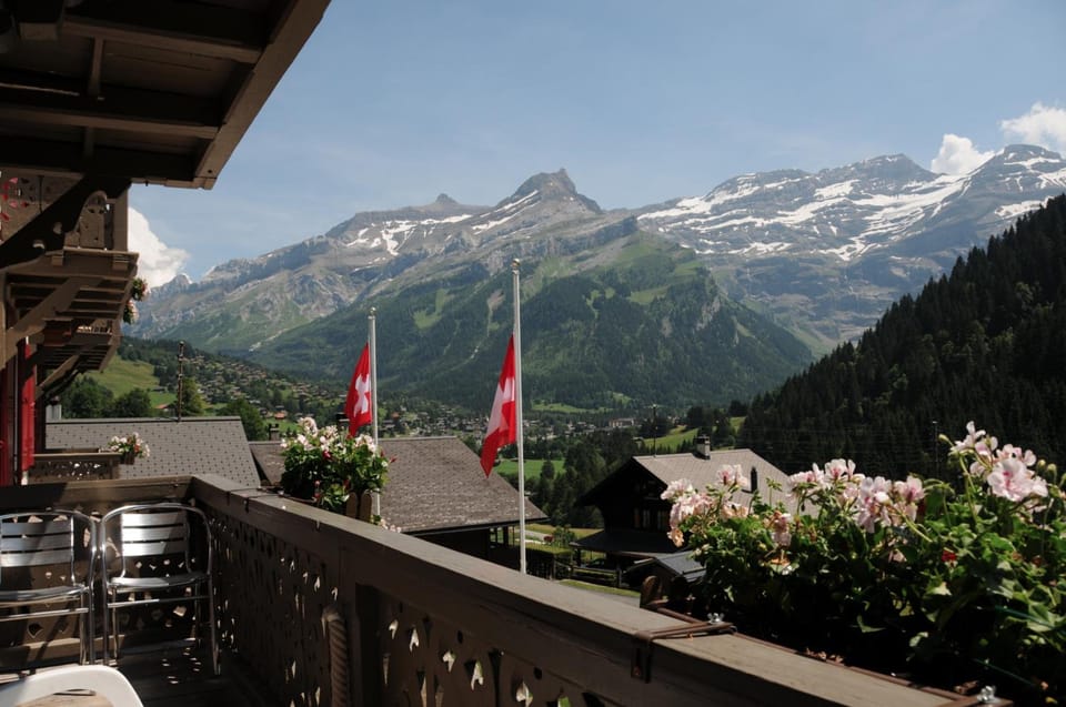 Historic Hotel du Pillon Hotel in Canton of Vaud