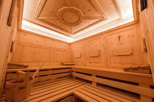 Schlosshotel Chaste Hotel in Canton of Grisons
