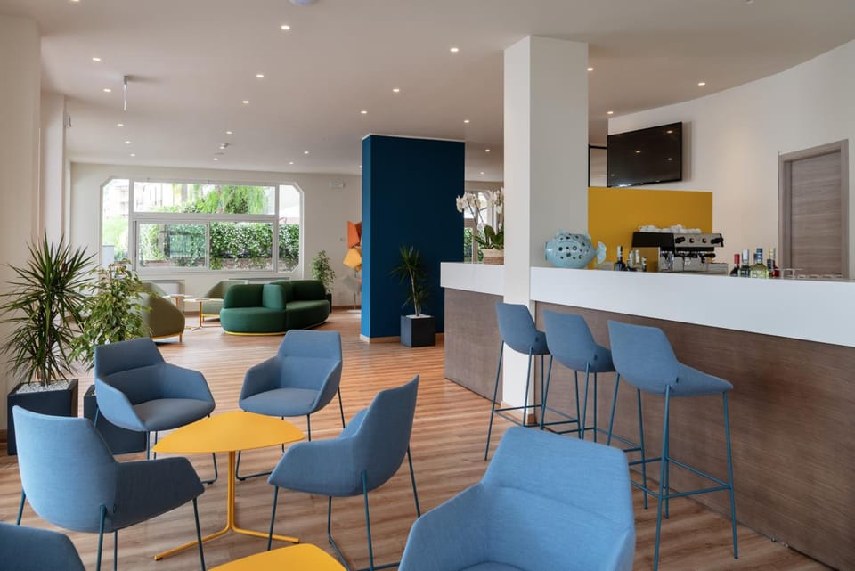 Shared lounge/TV area