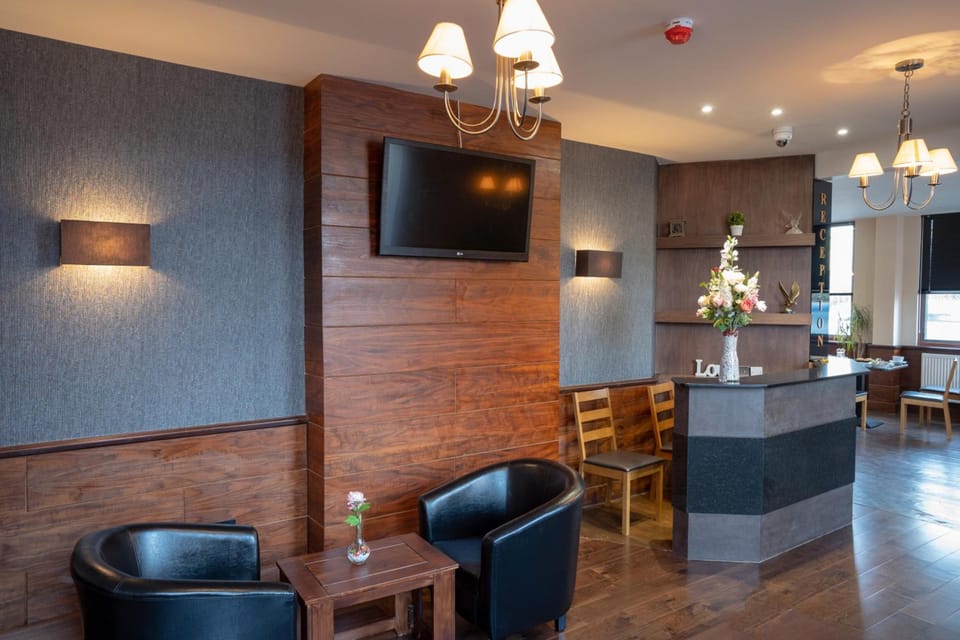 Eagle Hotel Luton Airport Hotel in Luton