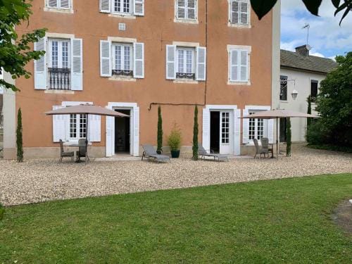 STUDIO EN VILLE ET CAMPAGNE Hotel in Bourgogne-Franche-Comté