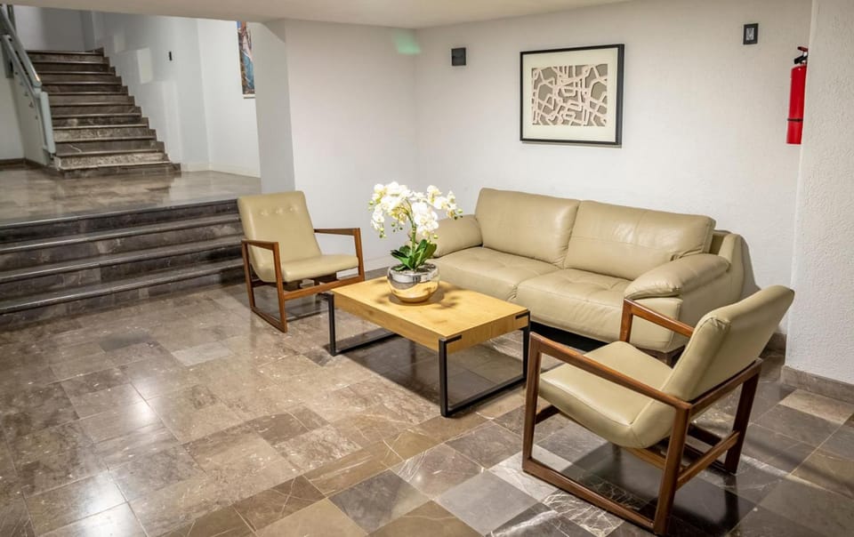 Shared lounge/TV area