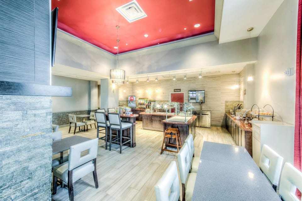 Staybridge Suites University Area OSU By IHG Hotel in Clintonville