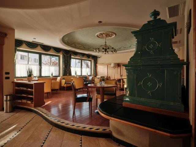 Bar/lounge