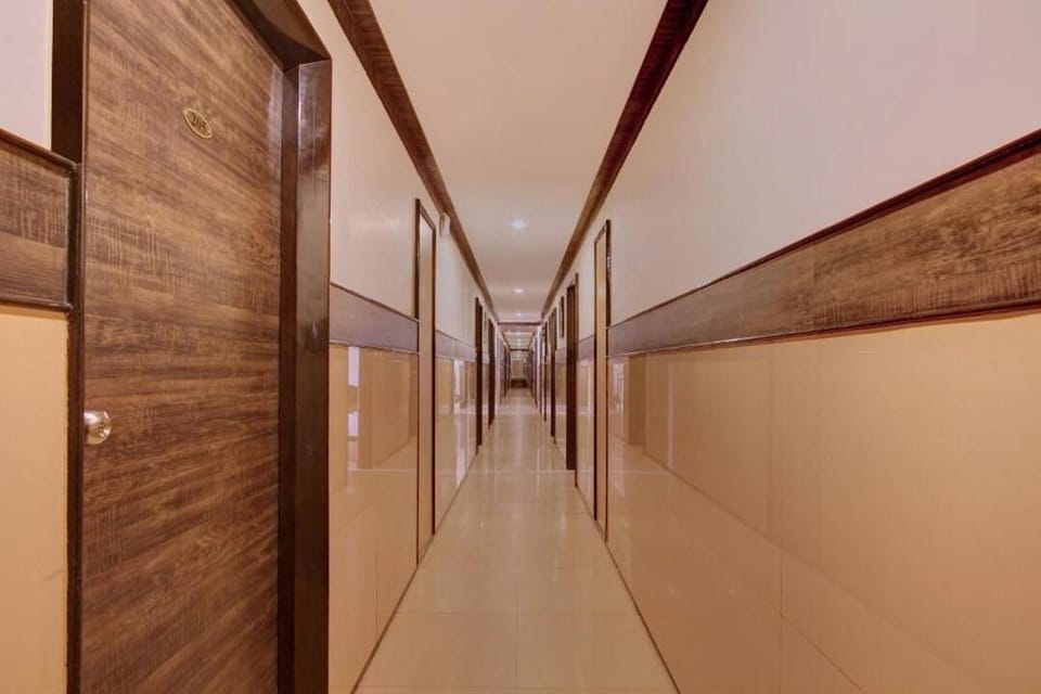 Shrusti Comfort Hotel in Bengaluru