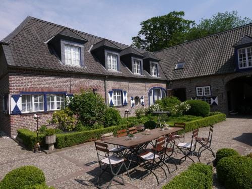 Hotel Schloss Walbeck Hotel in Limburg (province)